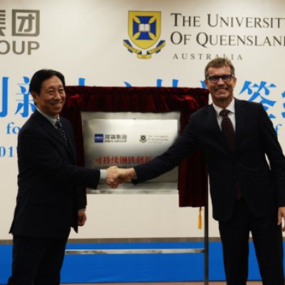  HBIS Chairman Mr Yong Yu and UQ Vice-Chancellor Professor Peter Høj 